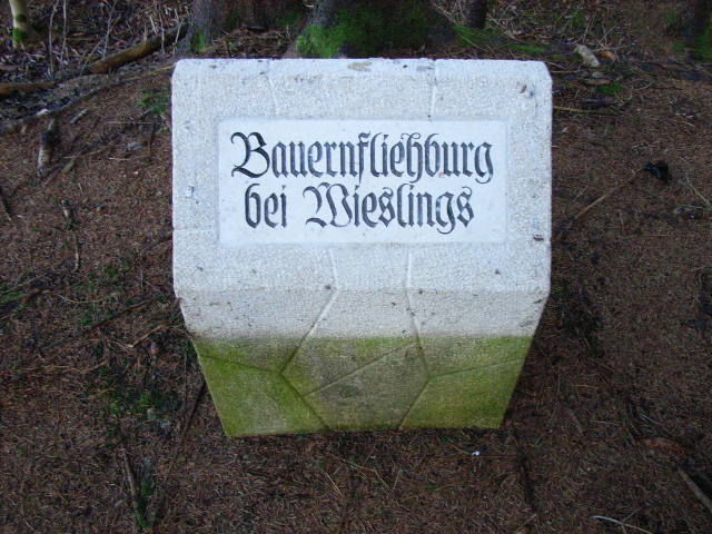 Bauernfliehburg bei Wieslings