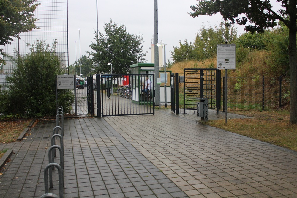 Hans-Klosterkamp-Sportplatz_im_Sportpark_Reusrath