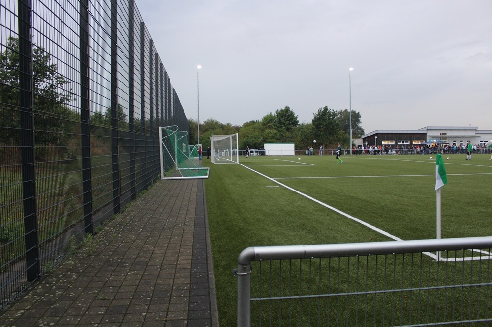 Hans-Klosterkamp-Sportplatz_im_Sportpark_Reusrath