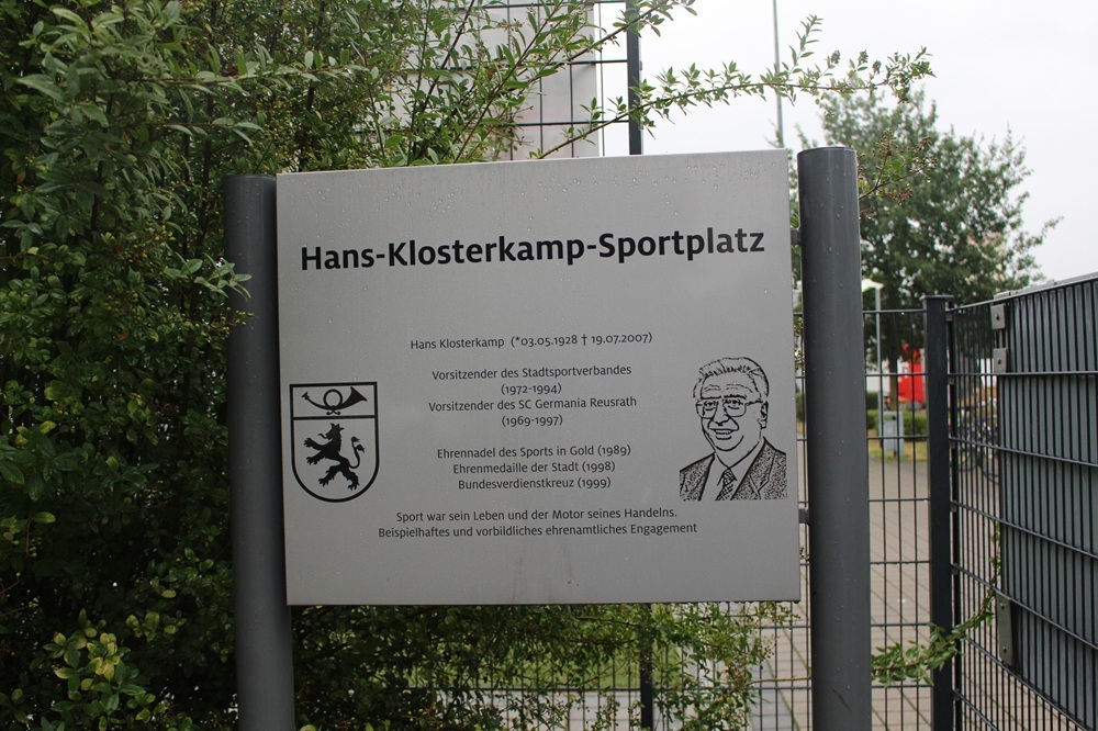 Hans-Klosterkamp-Sportplatz_im_Sportpark_Reusrath