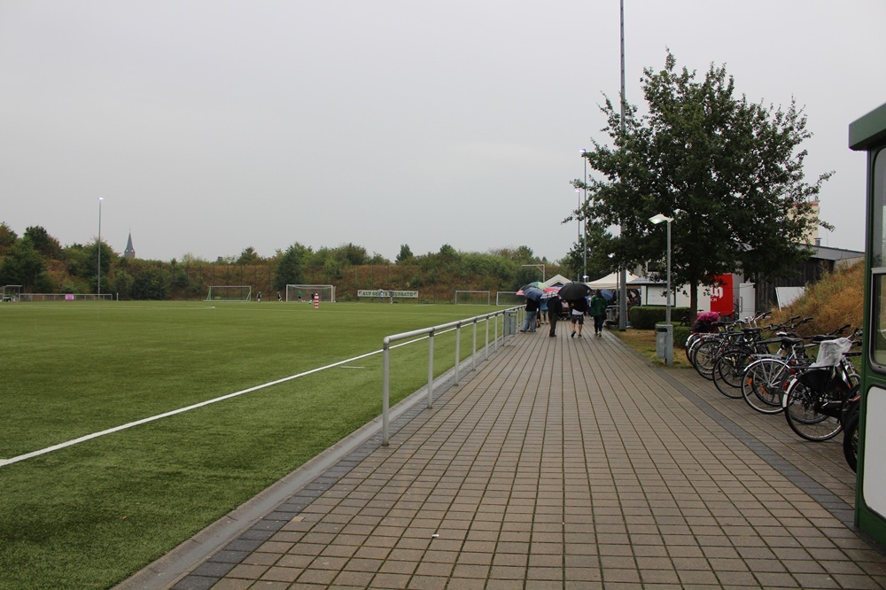 Hans-Klosterkamp-Sportplatz_im_Sportpark_Reusrath