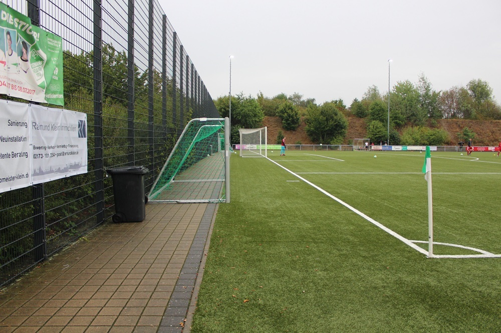 Hans-Klosterkamp-Sportplatz_im_Sportpark_Reusrath